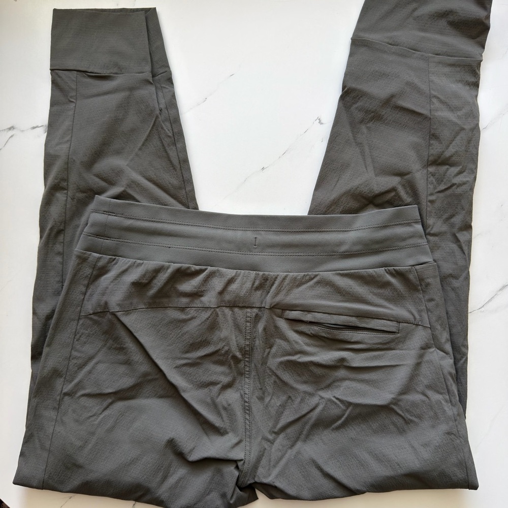 Athleta Trekkie North Jogger Olive Green Pants Size 8 Lightweight Travel Hiking - Picture 6 of 9